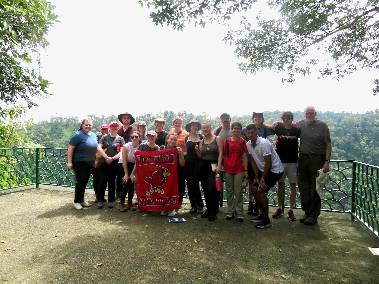 Students on the trip to Costa Rica.